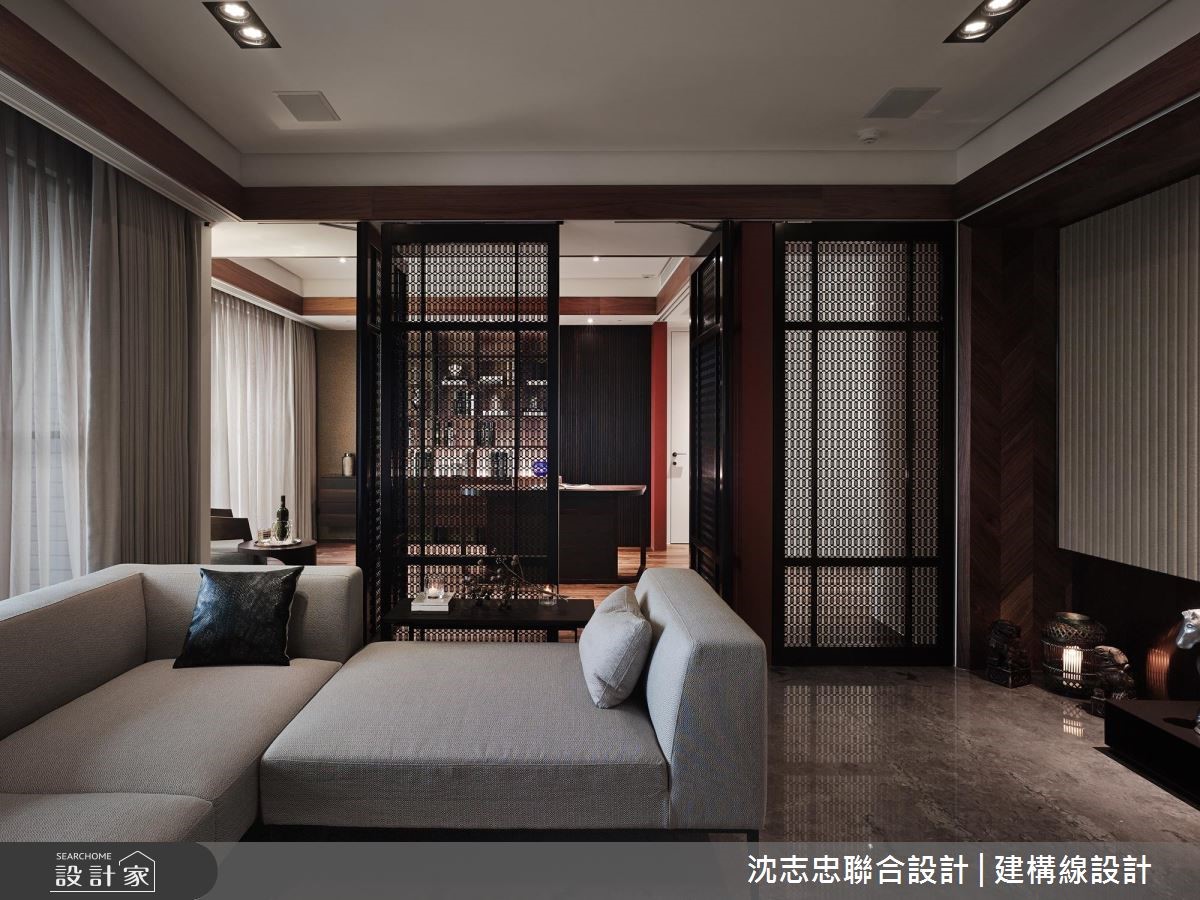 百坪混搭風大宅靈活運用異質材拼搭,讓深色木質與大理