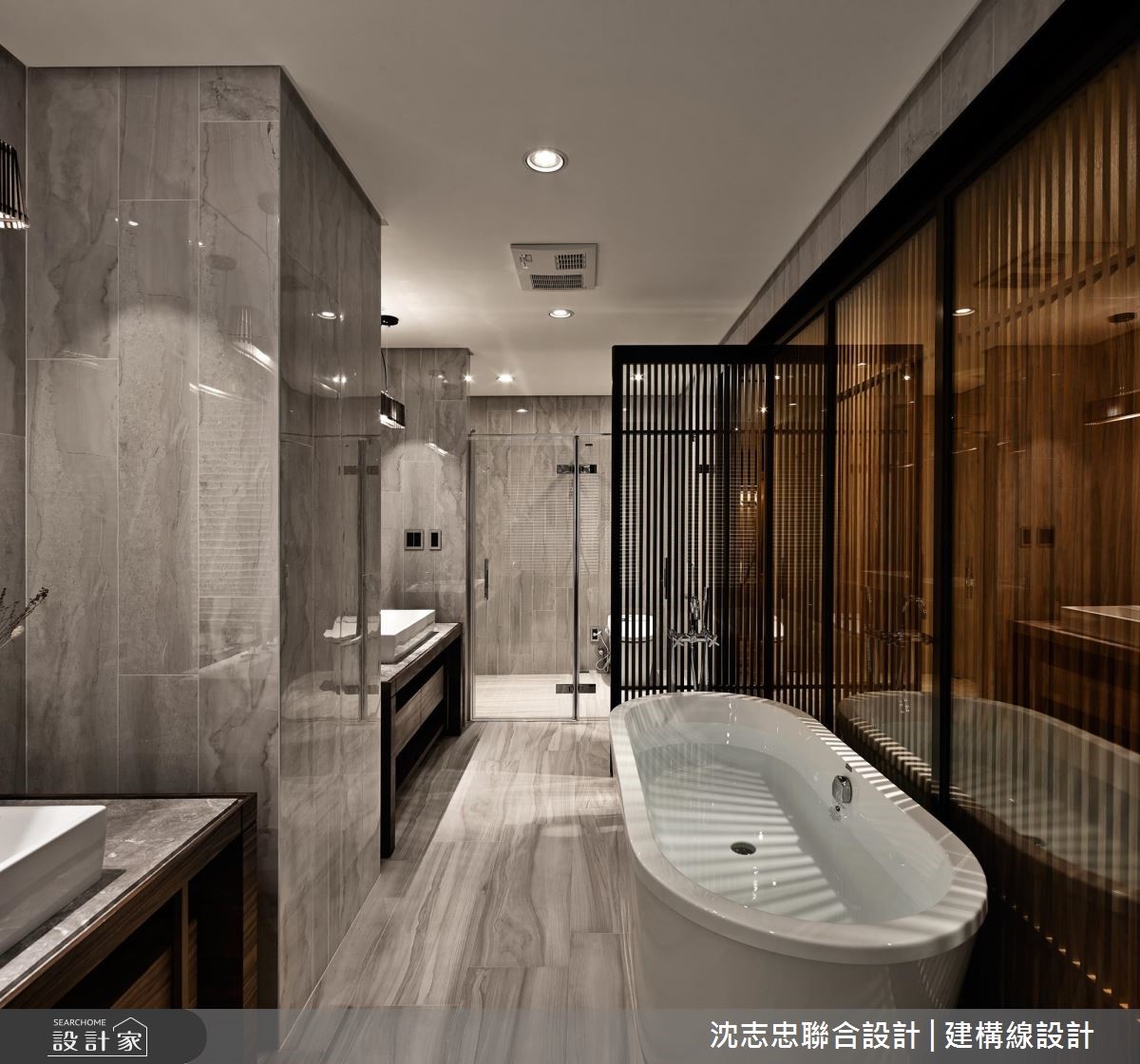 百坪混搭風大宅靈活運用異質材拼搭,讓深色木質與大理