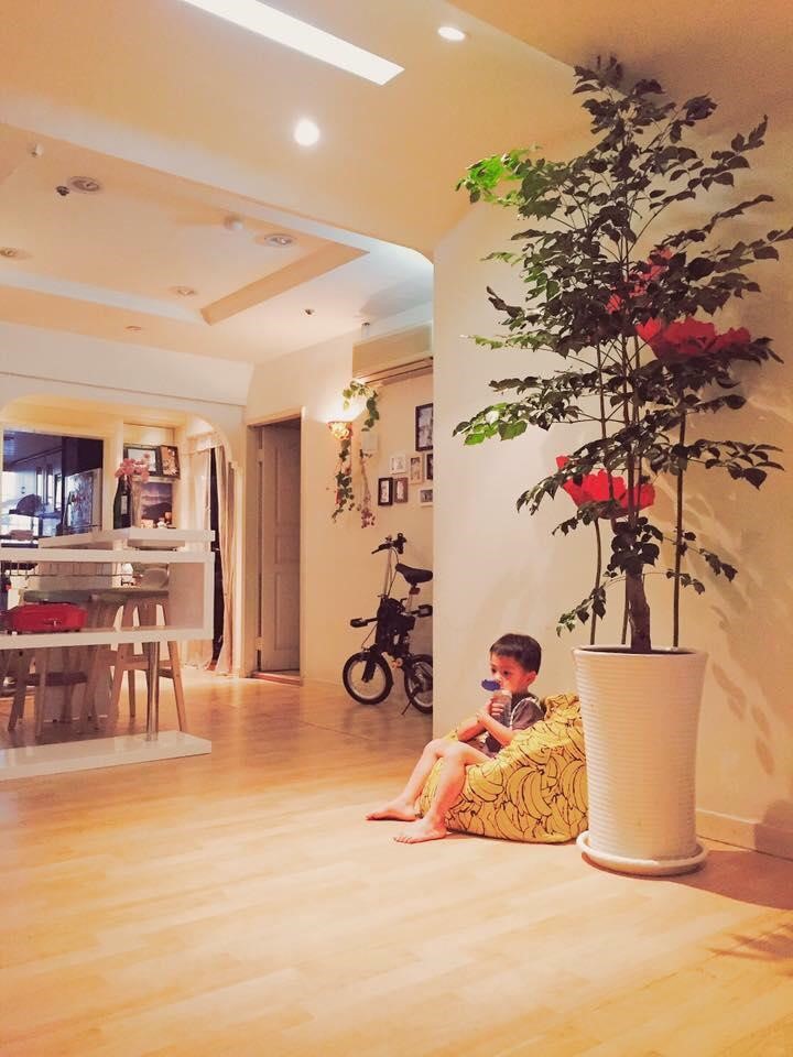 多年前公婆與兒子們同住在這三十年的社區大樓,婚後我