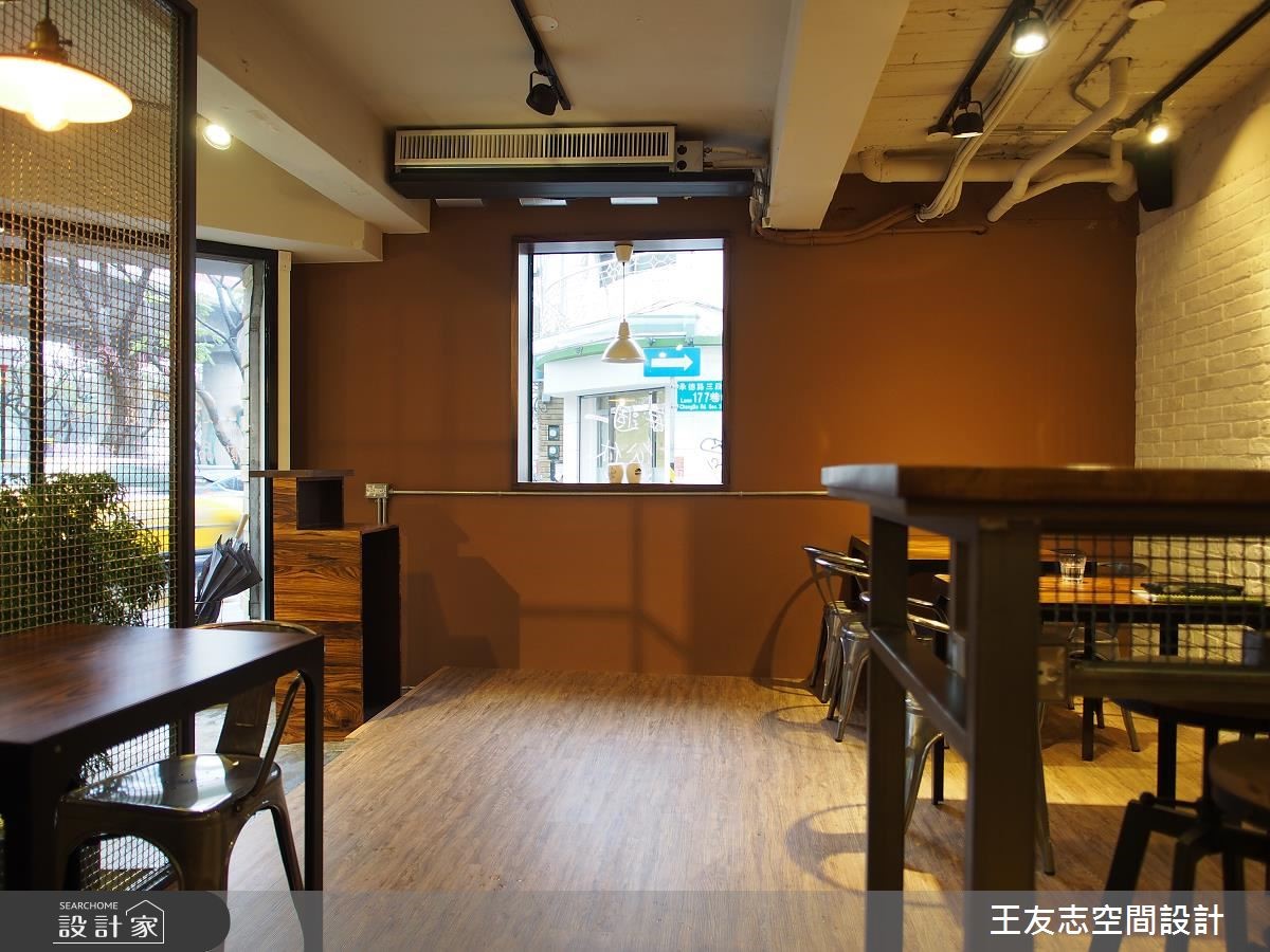 28 坪老屋改造Loft風咖啡店,設計師於空間內挹注個性