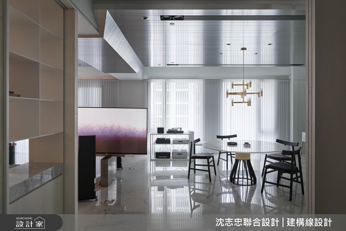 此案位於高樓層住宅,享有絕佳的視覺景觀,室內以現代