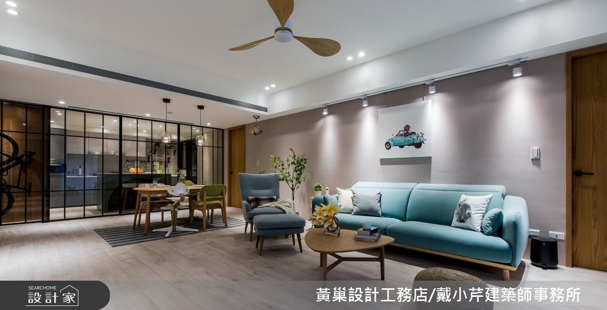 屋主夫妻喜歡簡單的空間調性,平時的興趣是到戶外騎腳
