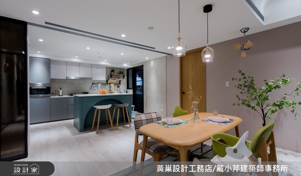 屋主夫妻喜歡簡單的空間調性,平時的興趣是到戶外騎腳