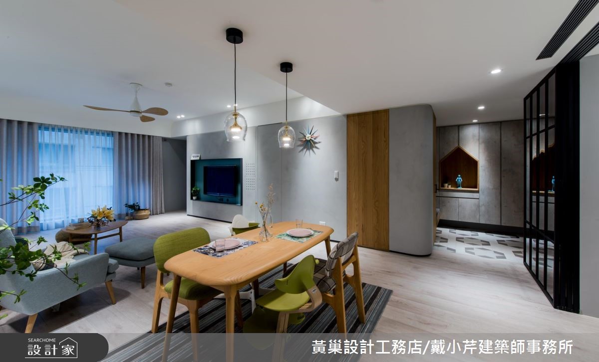 屋主夫妻喜歡簡單的空間調性,平時的興趣是到戶外騎腳