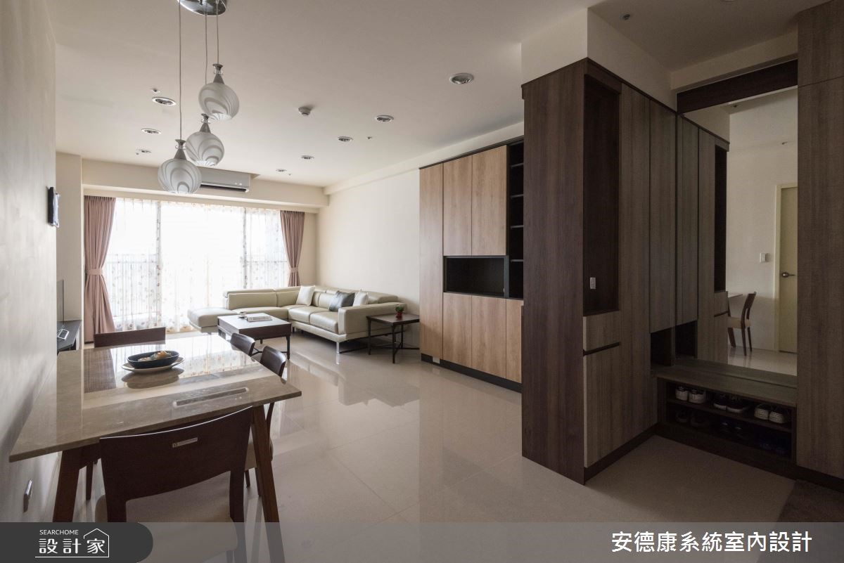 25 坪簡約風新居為屋主夫婦第一個家,考量到年幼的小