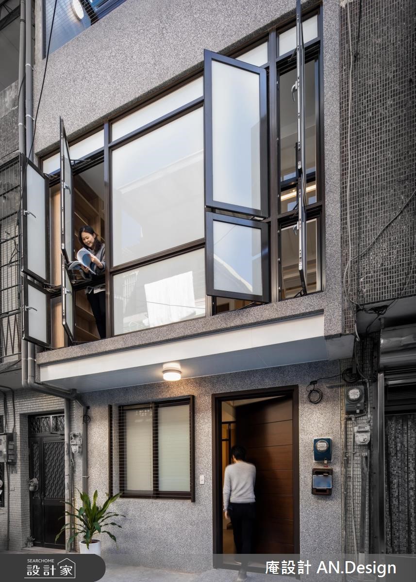 65坪透天老屋,設計師利用設計串聯空間,搭起家人間的
