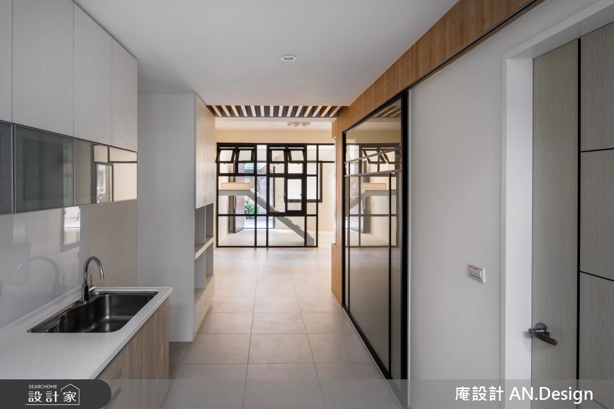 65坪透天老屋,設計師利用設計串聯空間,搭起家人間的
