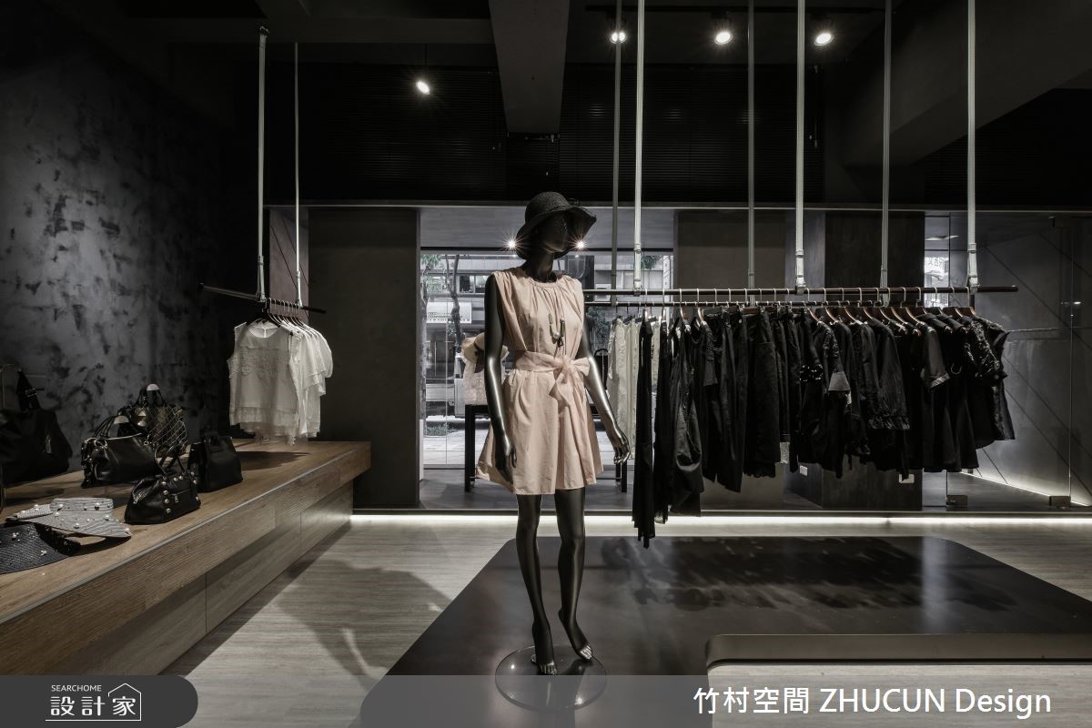 20坪的中古屋做為服飾店店面,整體基地面雖寬,但是深