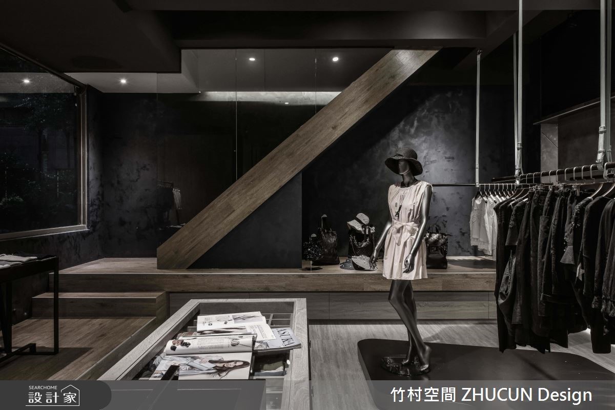 20坪的中古屋做為服飾店店面,整體基地面雖寬,但是深