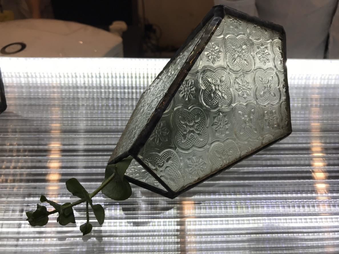 Maker Bar 3D自造工作坊除了可以手作3D列印製作的器物,更可體驗復古玻璃製作花器。 Maker Bar 3D自造工作坊除了可以手作3D列印製作的器物,更可體驗復古玻璃製作花器。