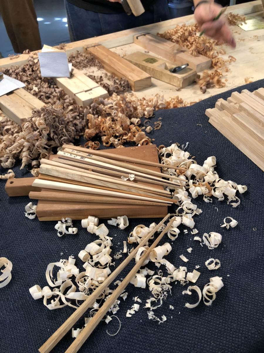 來自日本的「Maker Base」Work shop,由日本老師親自指導,製作一雙專屬於自己的手工筷子! 來自日本的「Maker Base」Work shop,由日本老師親自指導,製作一雙專屬於自己的手工筷子!