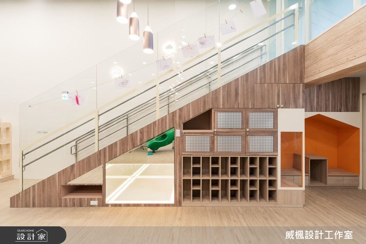 百坪空間裡,將原本陰暗的中古屋風貌,轉化為明亮的幼