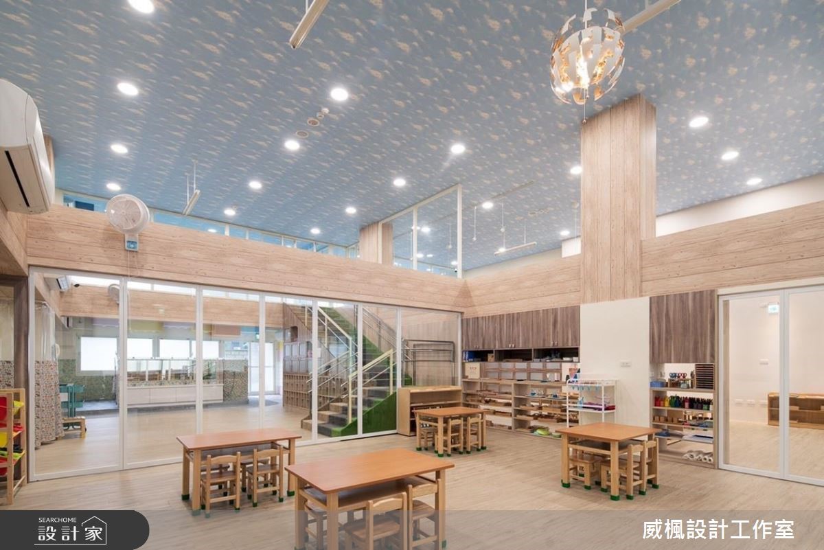 百坪空間裡,將原本陰暗的中古屋風貌,轉化為明亮的幼