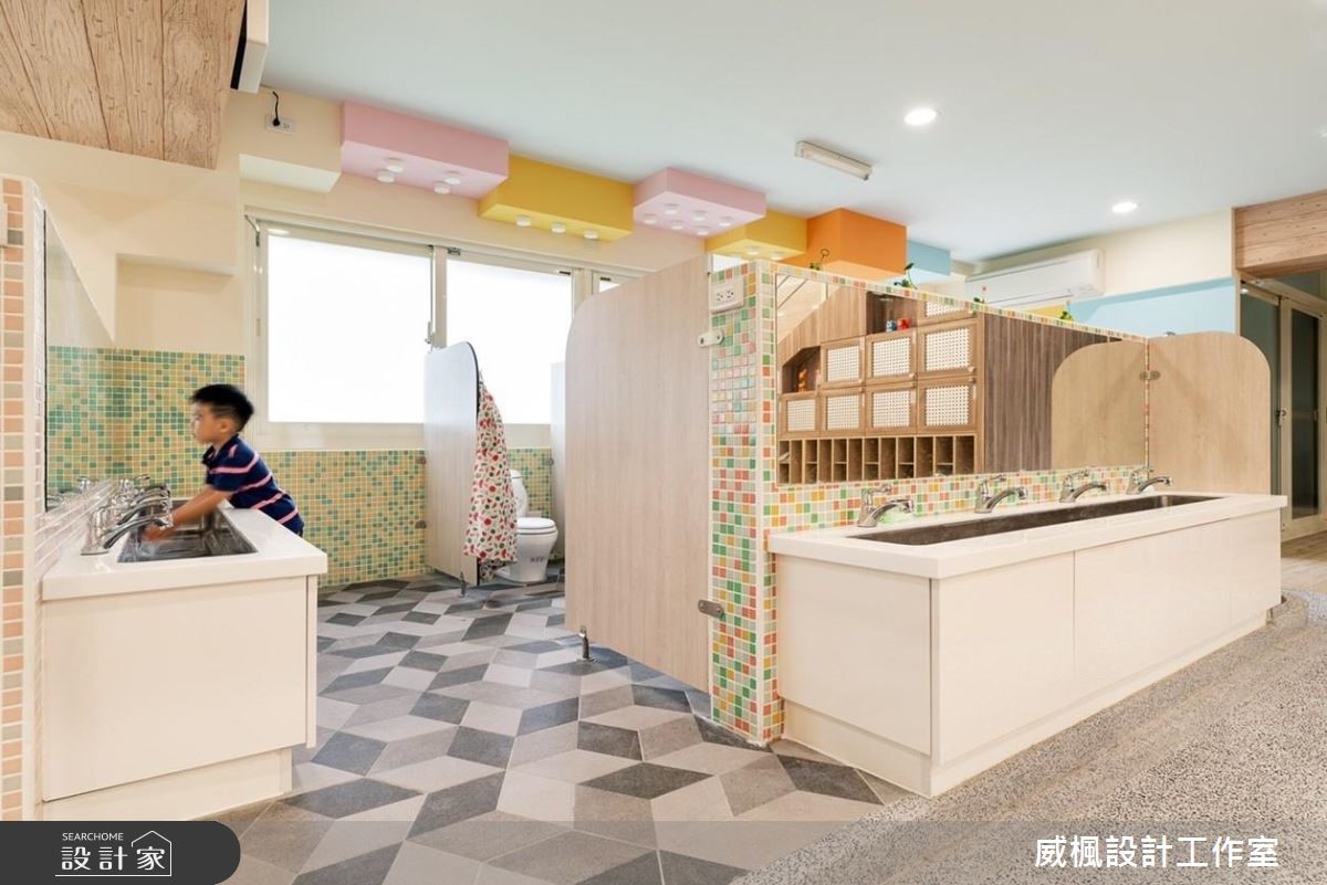 百坪空間裡,將原本陰暗的中古屋風貌,轉化為明亮的幼