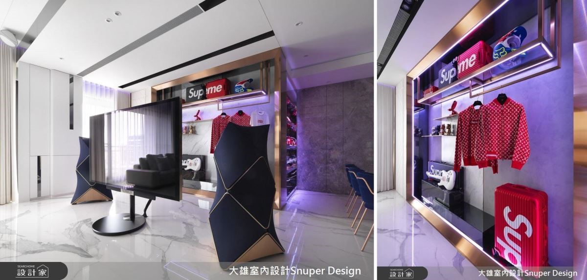電視後方以不鏽鋼、鍍鈦金屬等材質,打造專屬於屋主的展示櫥窗,可隨屋主的喜好及需求,自由更新其中物件。 電視後方以不鏽鋼、鍍鈦金屬等材質,打造專屬於屋主的展示櫥窗,可隨屋主的喜好及需求,自由更新其中物件。