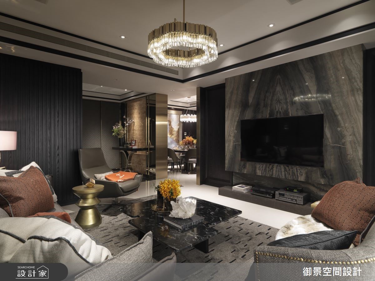 延續原有的優質採光,重整格局後新增兩個儲藏空間,讓
