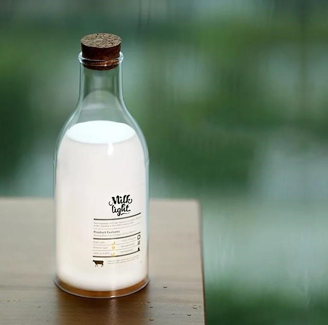 牛奶伴睡留言燈 價格約 NT.570 圖片來源_愛禮物 牛奶伴睡留言燈 價格約 NT.570 圖片來源_愛禮物