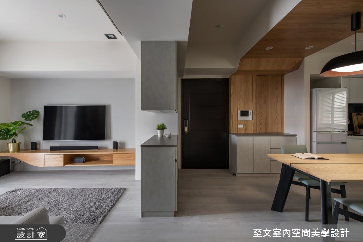 18 坪中古屋,屋主夫妻為上班族,喜愛簡約風格,對建