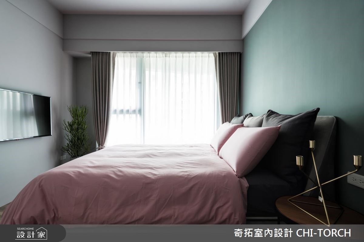 將多年的中古屋翻新,納入男屋主的陽剛以及女屋主喜愛