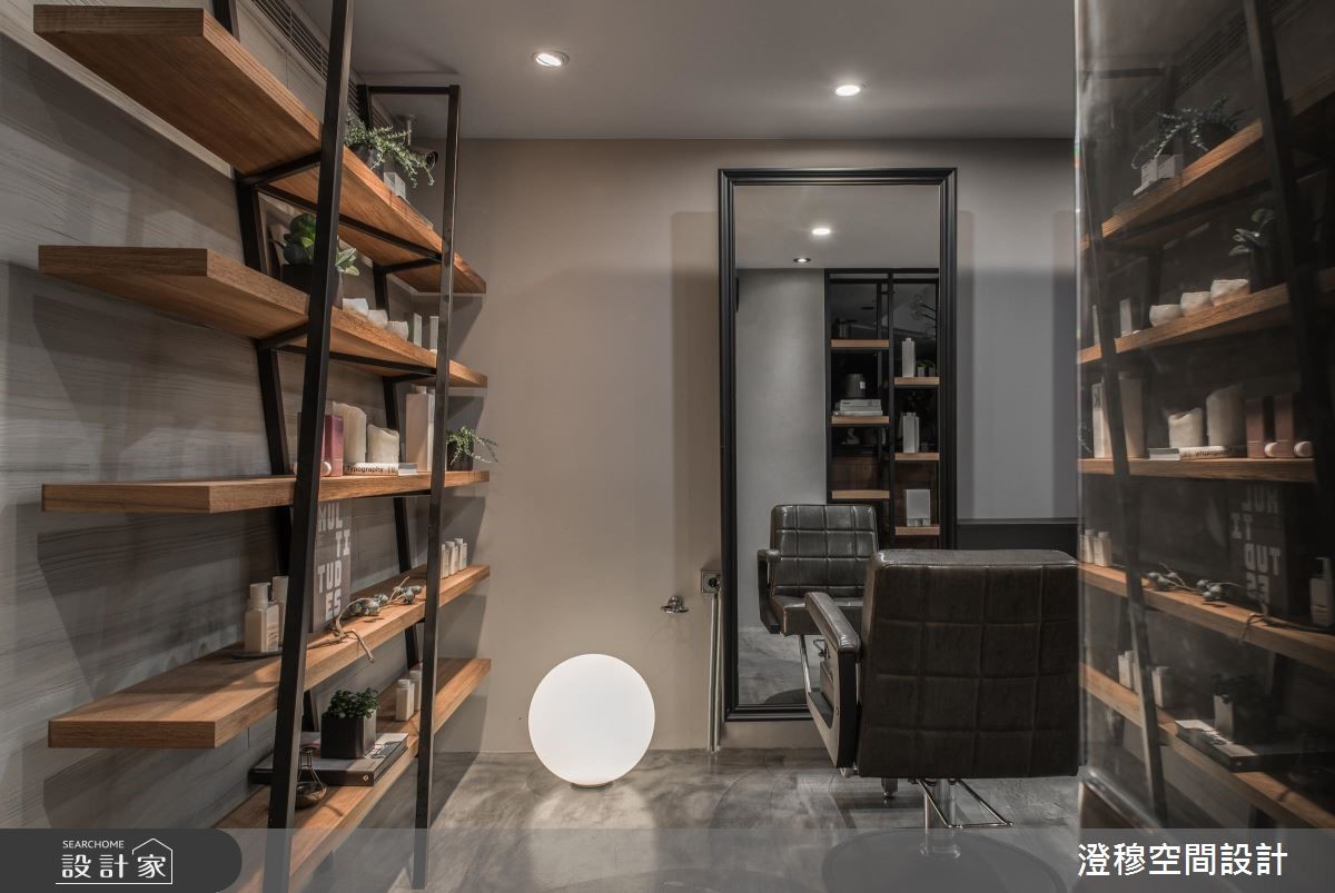 從小助理晉升老闆的屋主,對於 30 坪髮廊空間的裝潢風