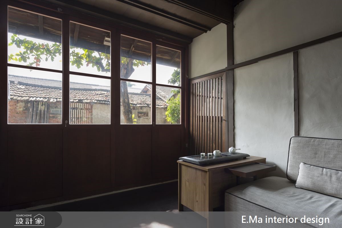 年久失修的老眷村,原為軍官居住的主屋和為侍從官打點