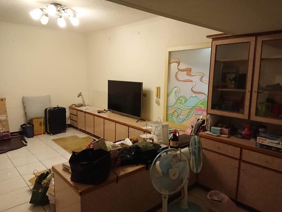 客廳改造前。 客廳改造前。