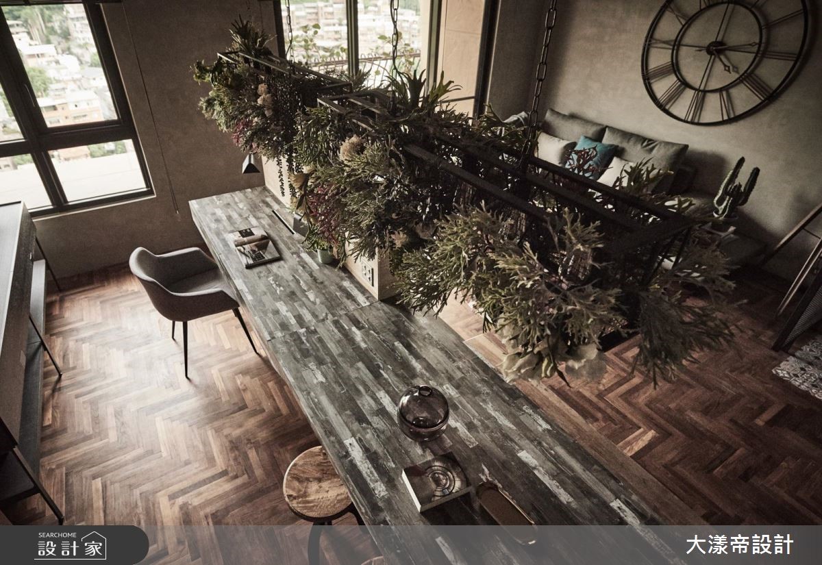 工業風-新店室內設計─花藝與鐵件交織工業風人文咖啡館