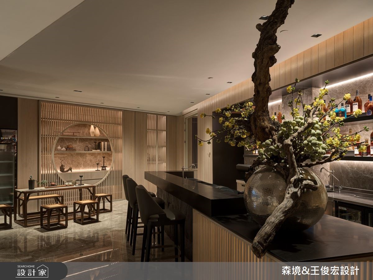 530 坪的老屋以易經卦象為規劃概念,設計師將傳統風水