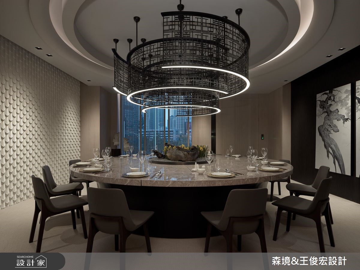 530 坪的老屋以易經卦象為規劃概念,設計師將傳統風水