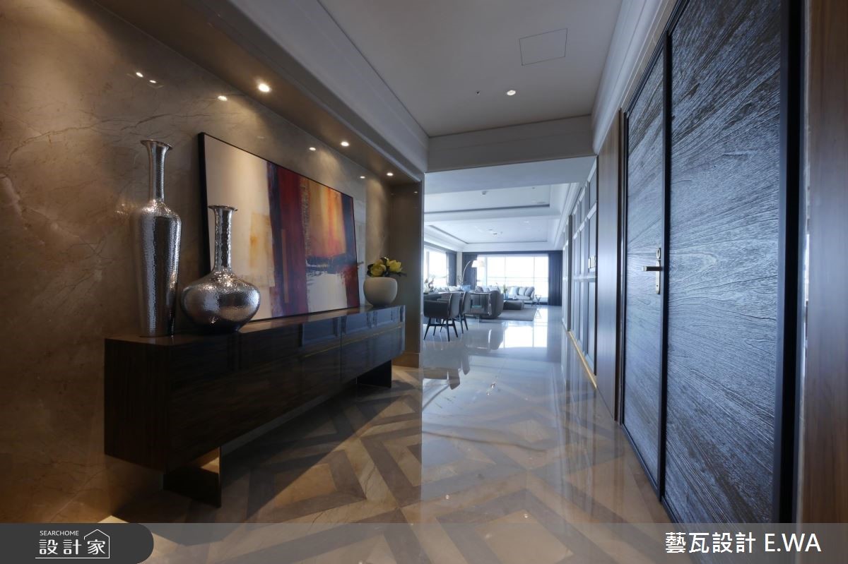 137 坪現代風大宅為長型格局,室外景觀優,室內窗面多