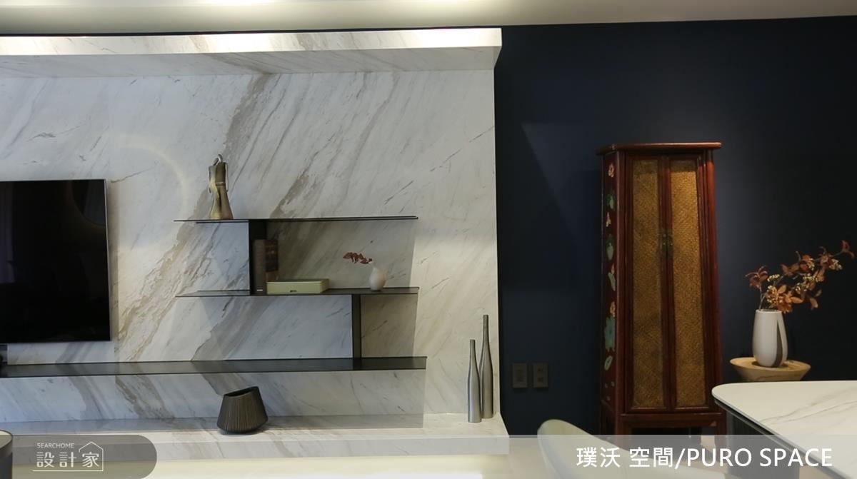 藉由兩色的交接,劃分出不同場域的界定。 藉由兩色的交接,劃分出不同場域的界定。