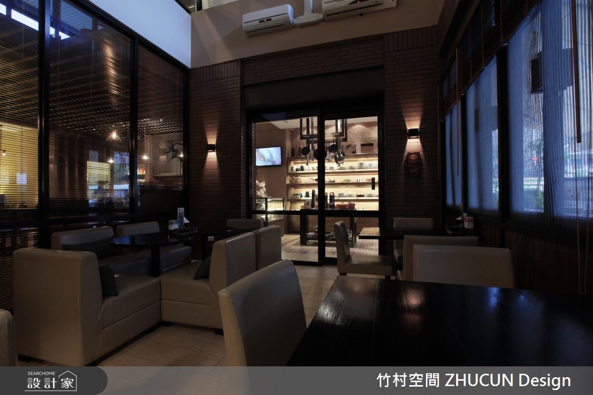 60 坪 Loft風商業空間,為一間歐式餐酒館,店名「Mato