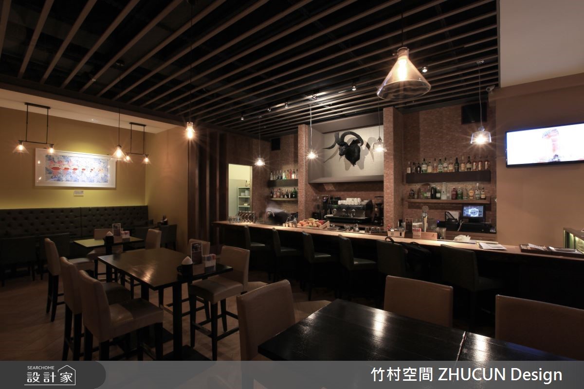 60 坪 Loft風商業空間,為一間歐式餐酒館,店名「Mato