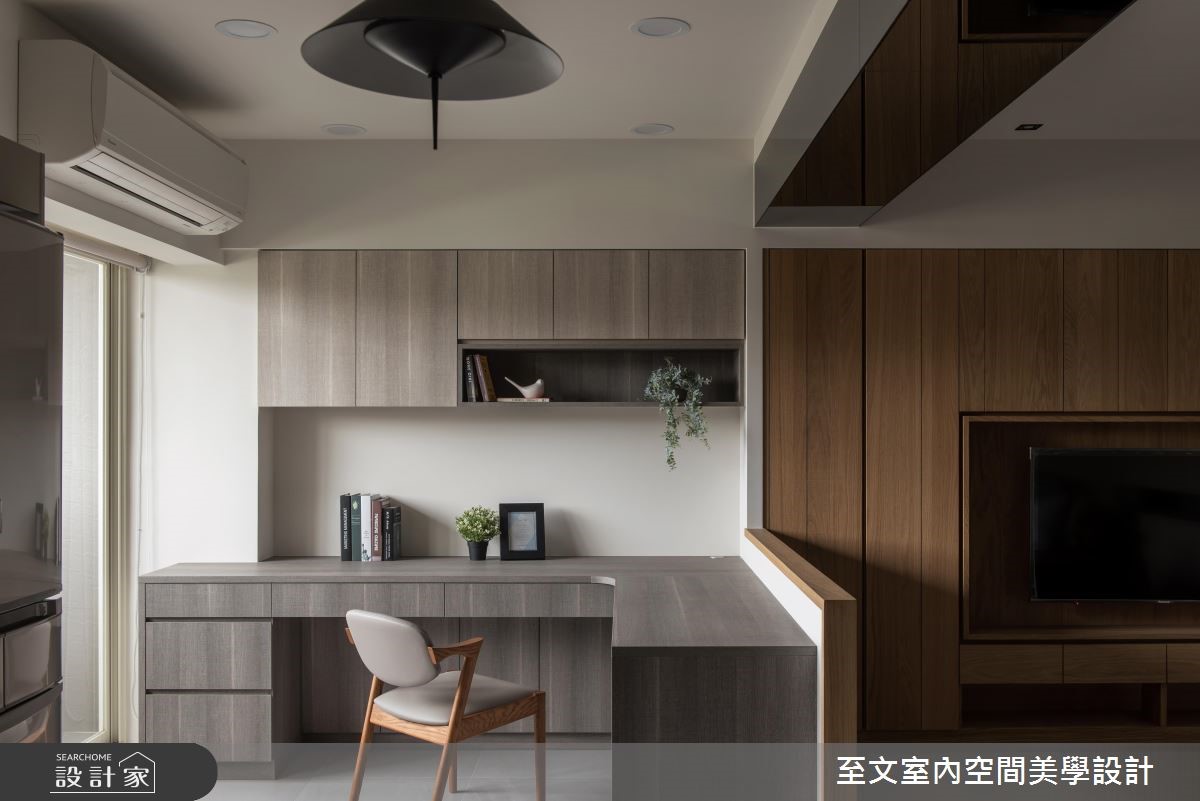 作為退休宅使用的24坪老屋,設計師將屋況翻新,改善樑