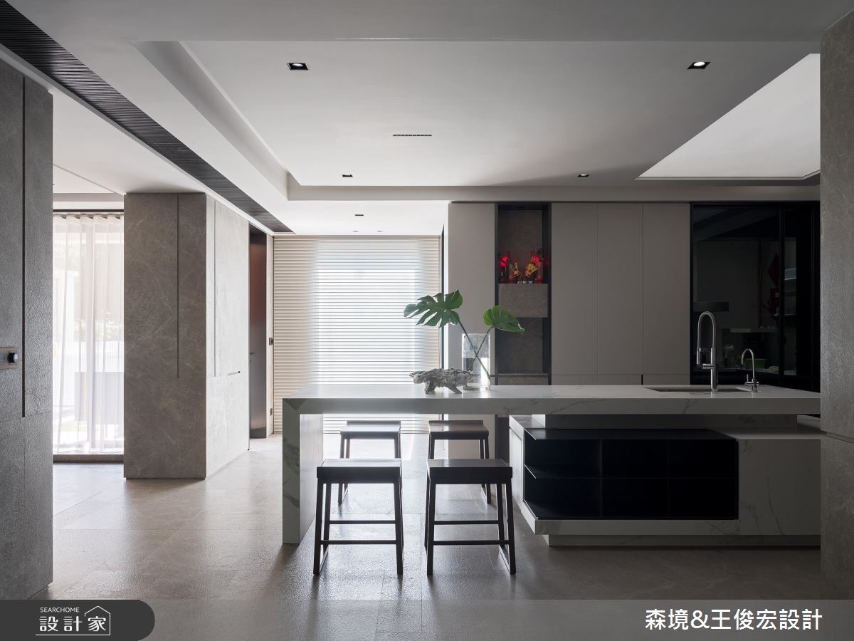 330坪的雙拼透天別墅,設計師首先解決光照不足的問題