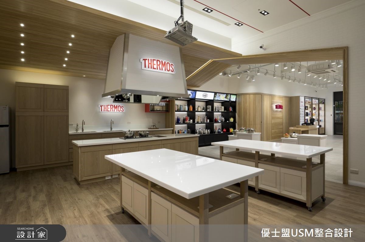 中古屋改建而成的商業空間,透過北歐風的輕盈表現,如