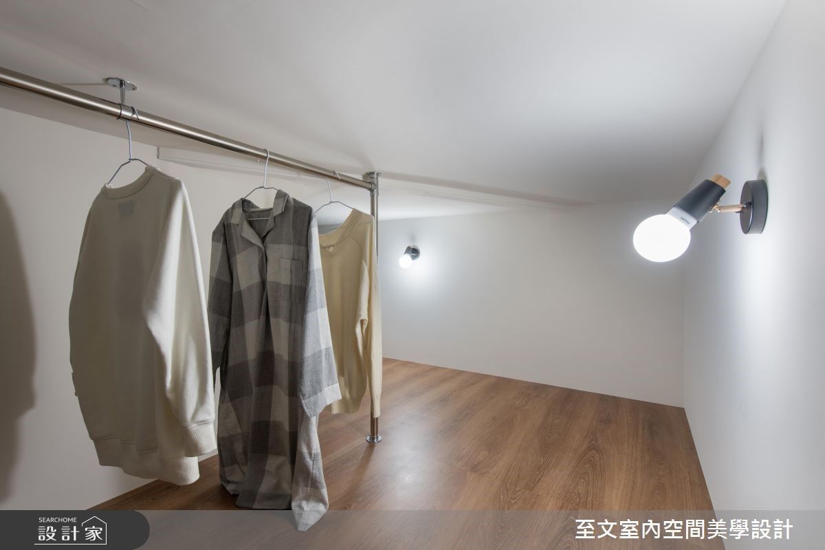 11 坪單身宅小而美,木質色調與灰質、水藍色系搭配,