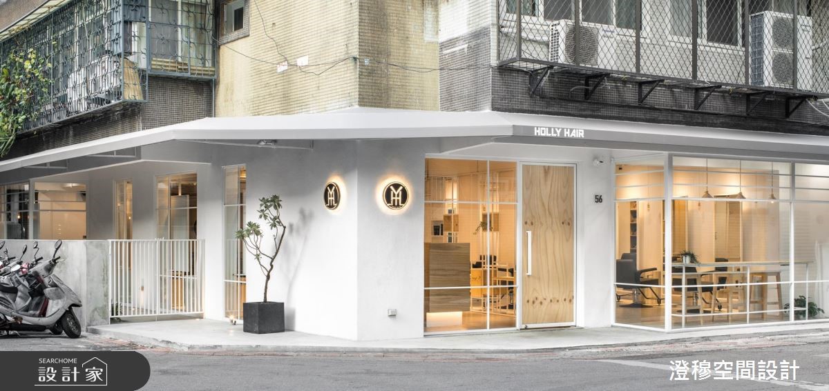 巷弄街角的 50 坪老屋,設計師替其洗去封閉陰暗的印象