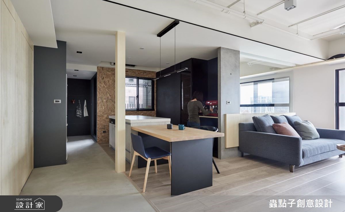 單身的女屋主養了兩隻貓,因此在這20坪的居家空間裡,