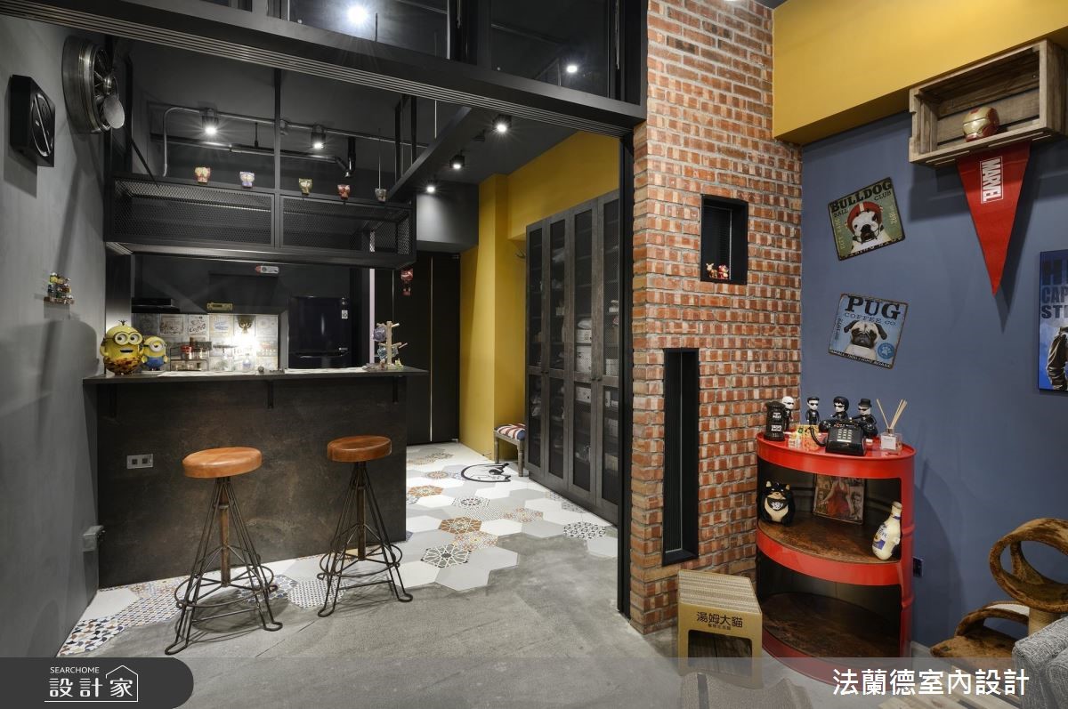 30 坪老屋翻新,以風格鮮明的鐵件、水泥、復古家具,