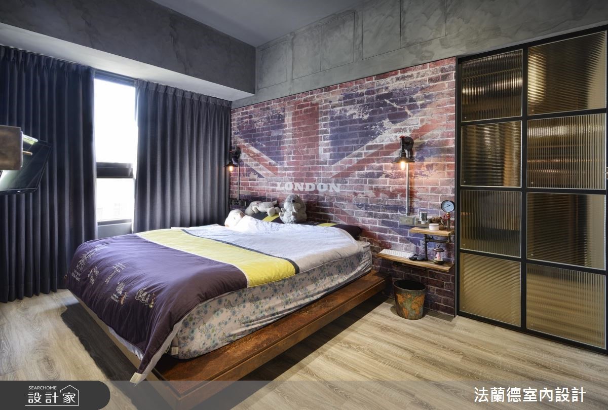30 坪老屋翻新,以風格鮮明的鐵件、水泥、復古家具,