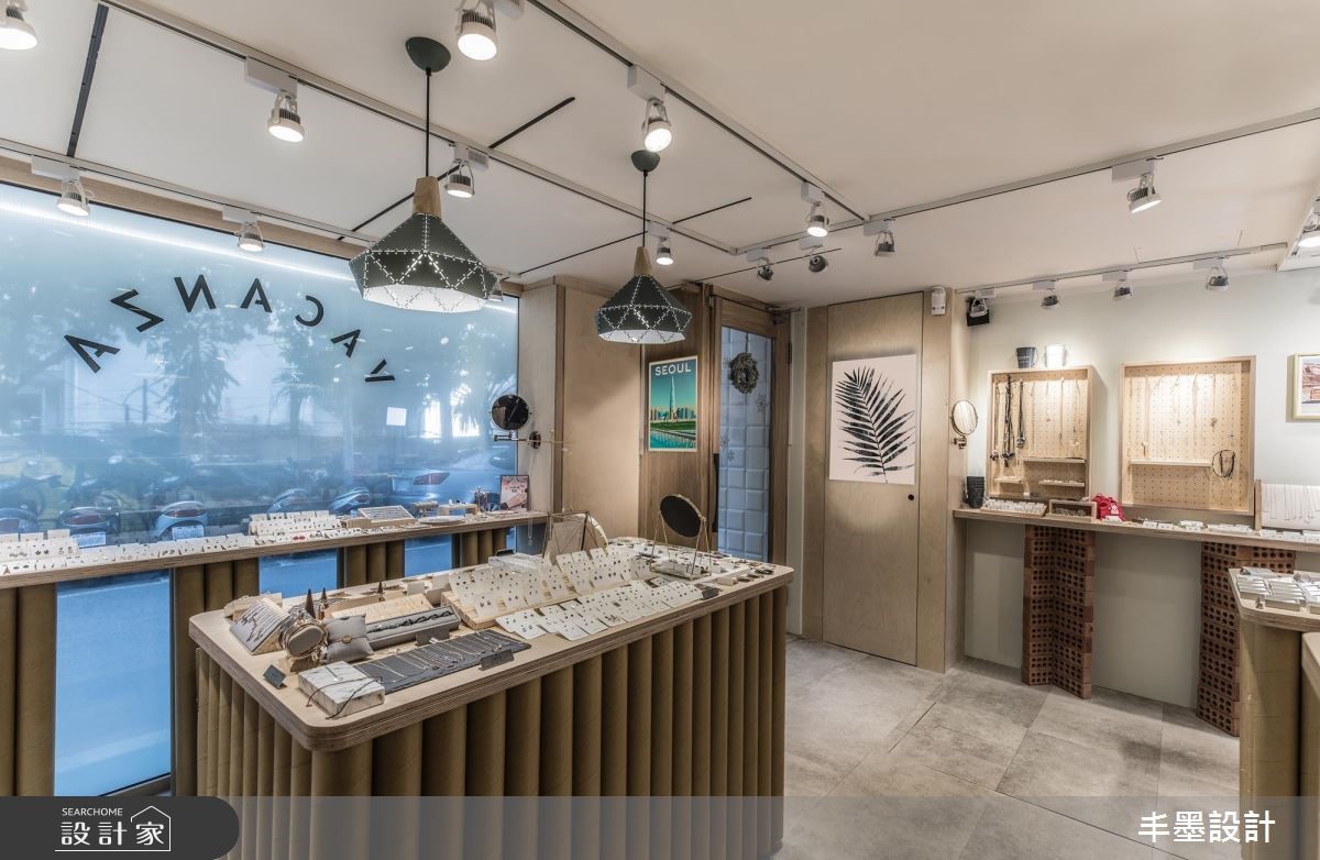 7.8 坪的飾品店「VACANZA」,品牌期許可帶給顧客度假