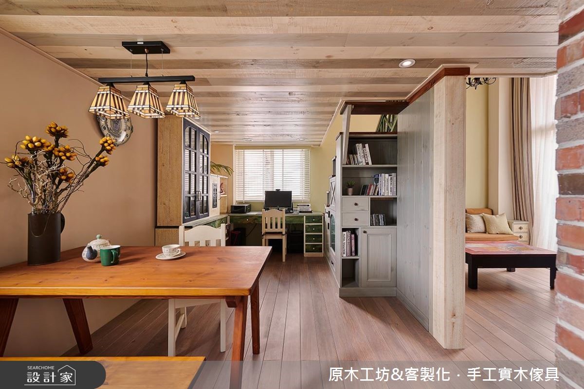 此案為19坪的樓中樓老屋,原室內採光不足、較顯壓迫,