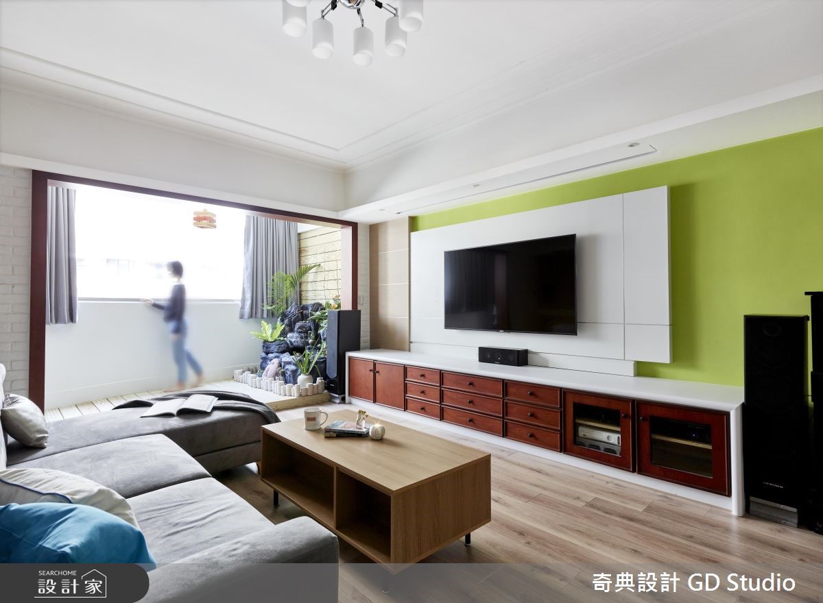 60 坪老屋,歷經格局修改、管線翻新後,採以休閒風作
