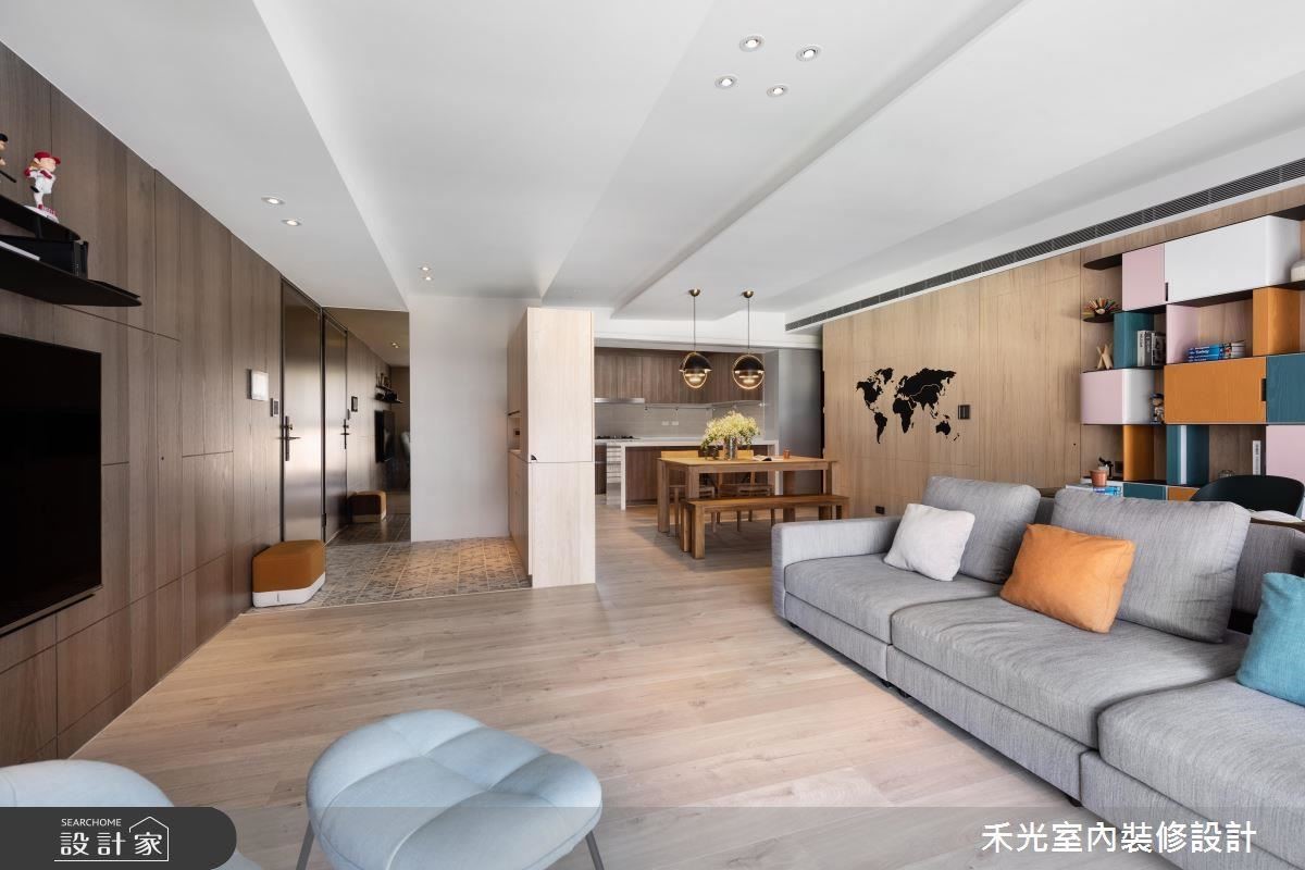 原先住在小坪數夾層的屋主夫妻,在有了小寶寶之後,原