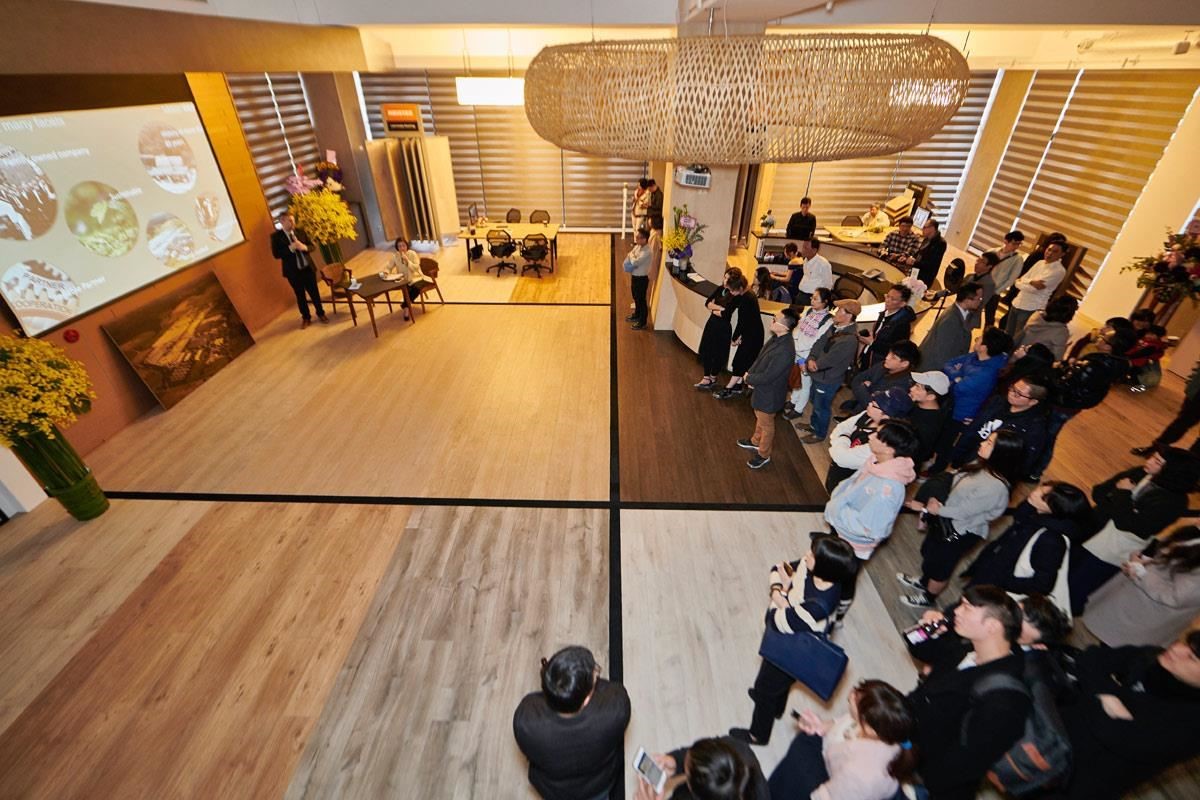 Meister 行銷總監 Dieter Cordes 在下午講座時間發表 2019 年國際居家設計趨勢。 Meister 行銷總監 Dieter Cordes 在下午講座時間發表 2019 年國際居家設計趨勢。