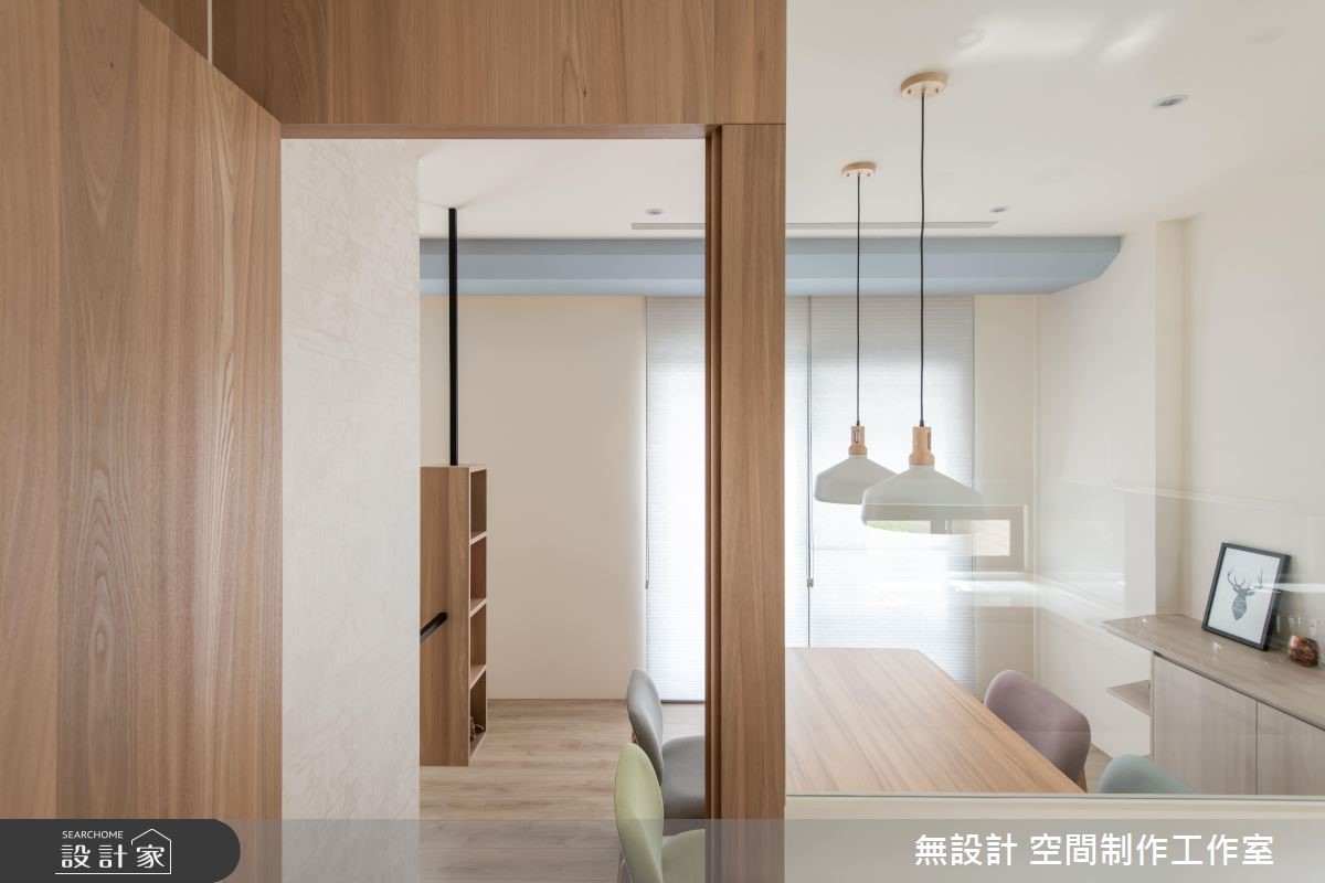 22 坪混搭風透天別墅,大量應用木質及玻璃鋪排,不僅