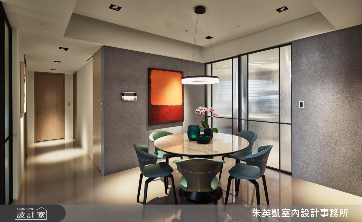 為了就讀附近大學的女兒,並方便老婆回娘家探親,屋主