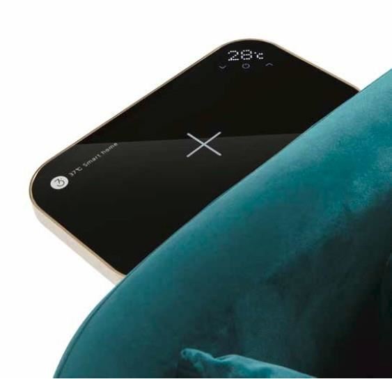 智能沙發(Smart Sofa)配備溫度調節系統、久坐提醒、感應燈及無線充電托架等機能,讓人想一坐不起。(圖片來源:37℃智能家居) 智能沙發(Smart Sofa)配備溫度調節系統、久坐提醒、感應燈及無線充電托架等機能,讓人想一坐不起。(圖片來源:37℃智能家居)