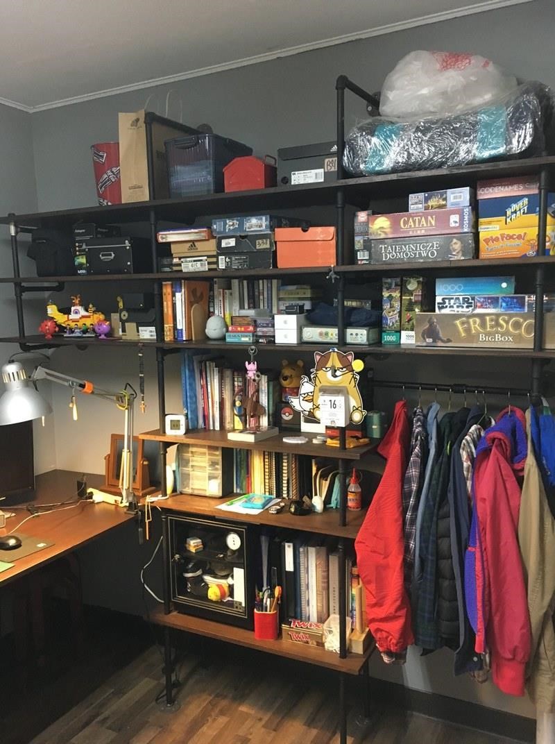 網友都把焦點擺在上層的桌遊。 網友都把焦點擺在上層的桌遊。